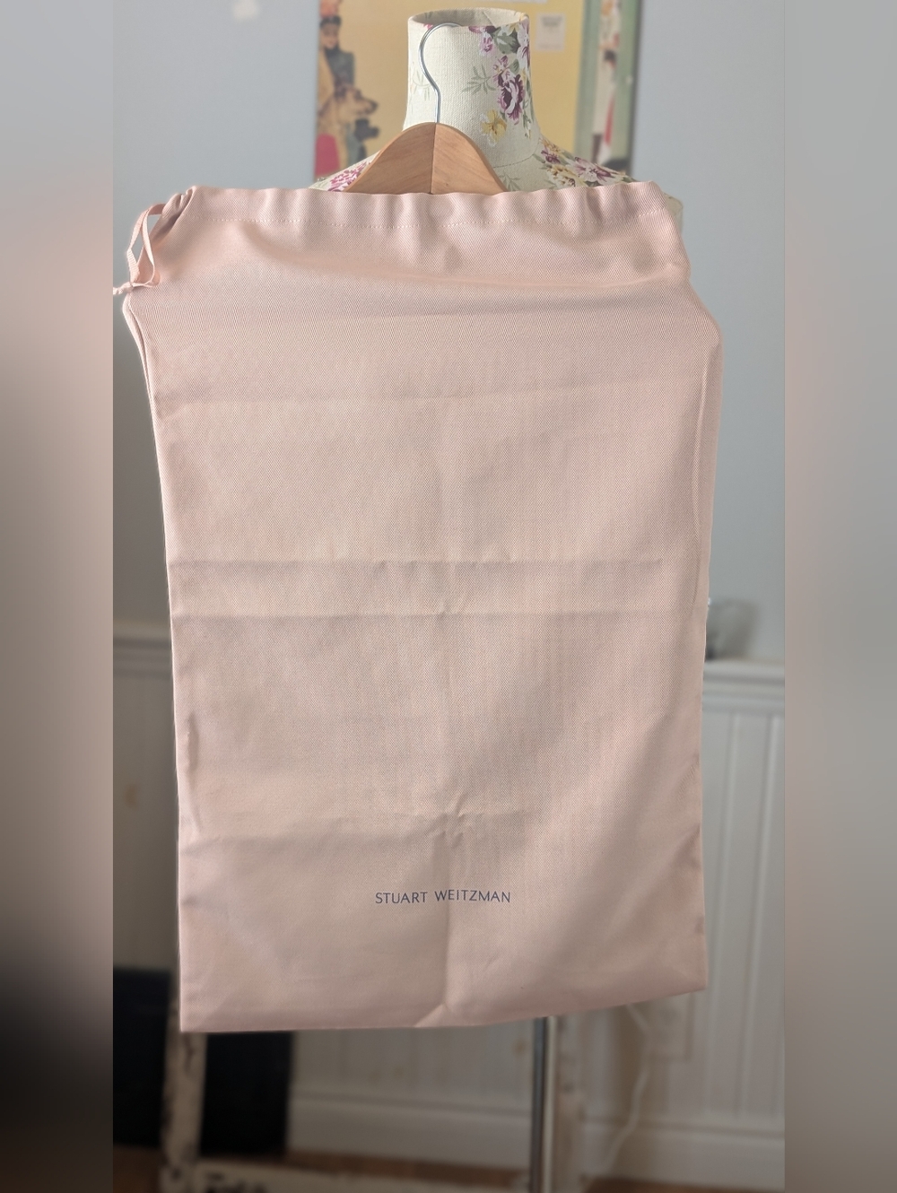 Stuart Weitzman Peach Dust Bag with Navy Logo‎